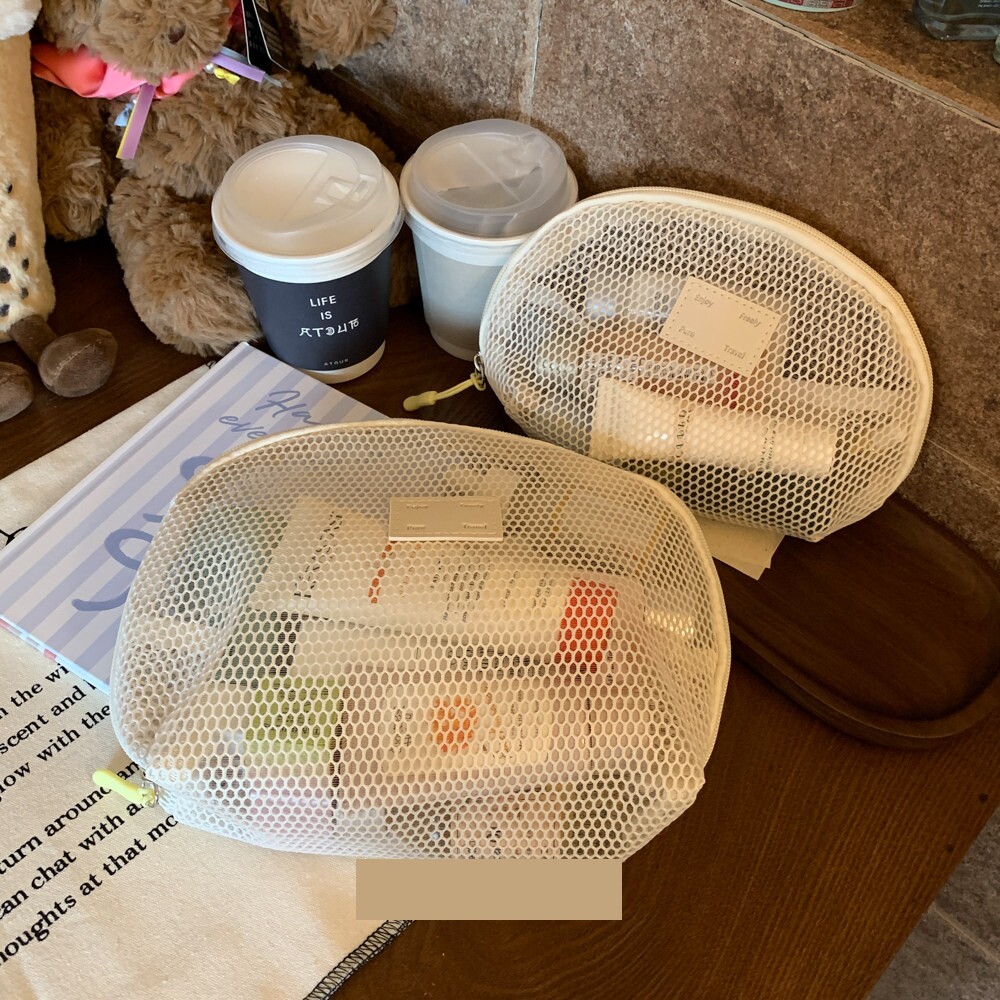 泡芙白~ins博主推荐！带隔层网纱化妆包！健身旅行便携沥水收纳袋