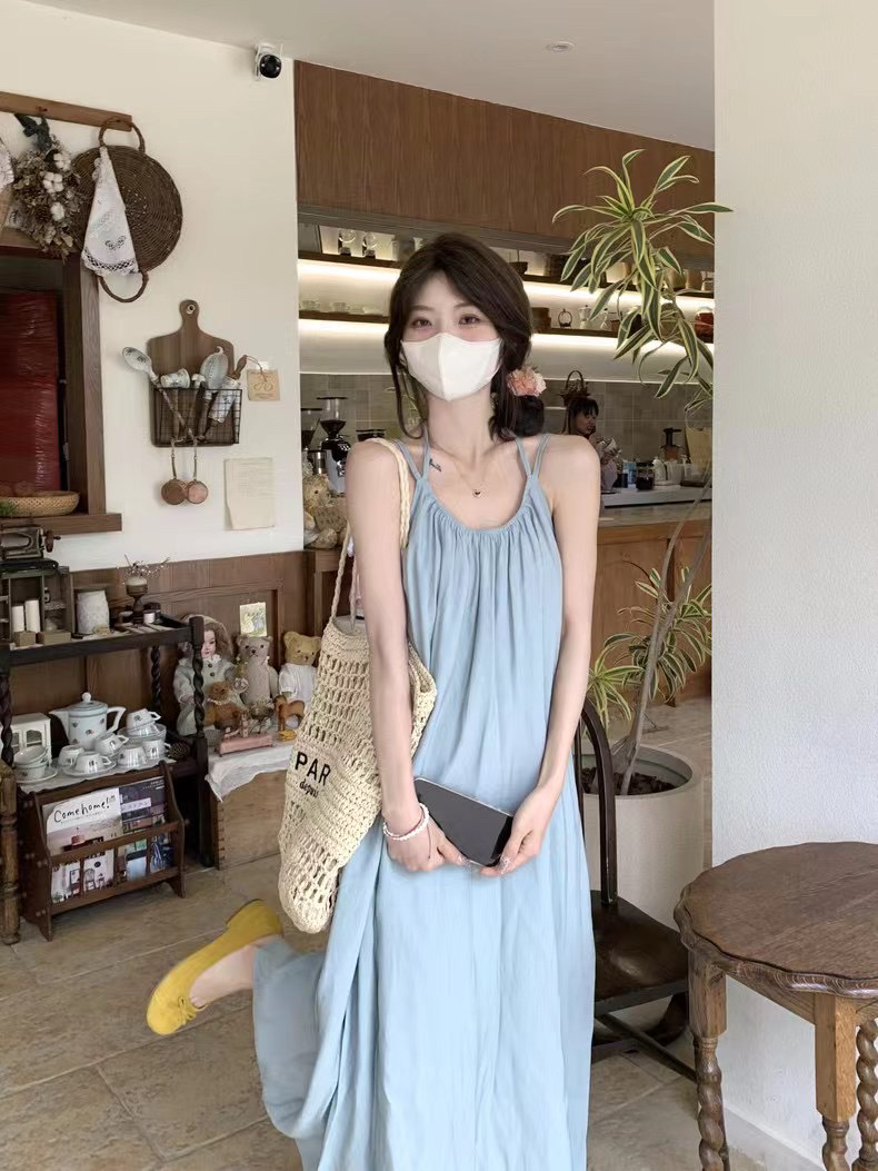 小红色爆款2025年夏文艺清新自然甜美休闲百搭吊带连衣裙沙滩裙子