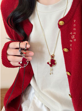 本命年红色植绒小马项链新年