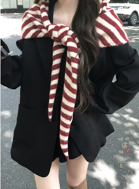 红色条纹外搭披肩女2025新款冬季加厚三角巾围巾氛围感围脖小坎肩