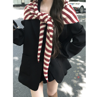 红色条纹外搭披肩女2025新款冬季加厚三角巾围巾氛围感围脖小坎肩