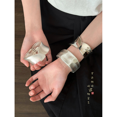 磨砂银色手镯复古夸张