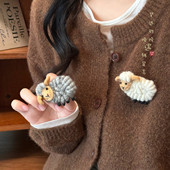 可爱卡通羊毛毡小绵羊胸针女款 2026新款 设计感毛衣别针固定扣配饰