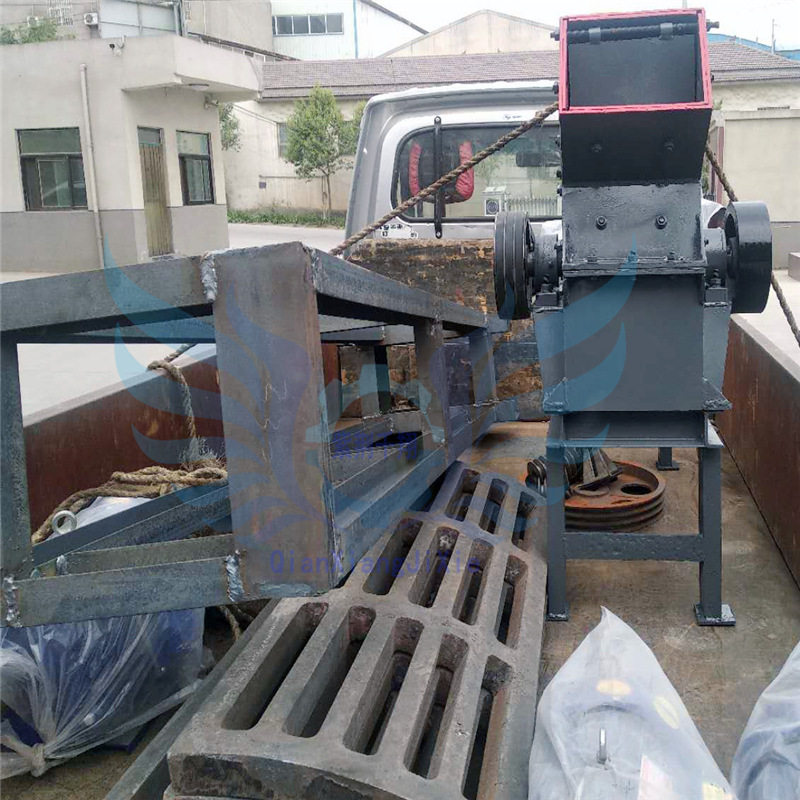 建筑废屋面砖头综合400*300锤式破碎机 石料小型移动制砂机设备