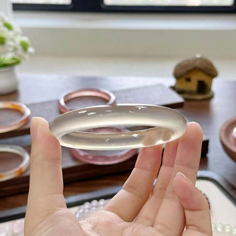 纯天然玛瑙手镯女款冰透浅灰色