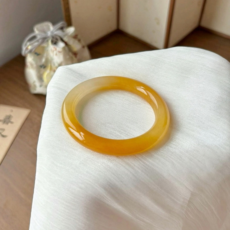 天然云南黄龙玉手镯冰种鸡油黄