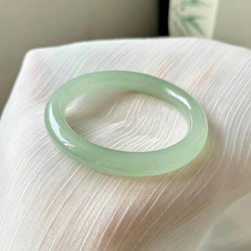 天然东陵玉手镯女款油青色玉髓