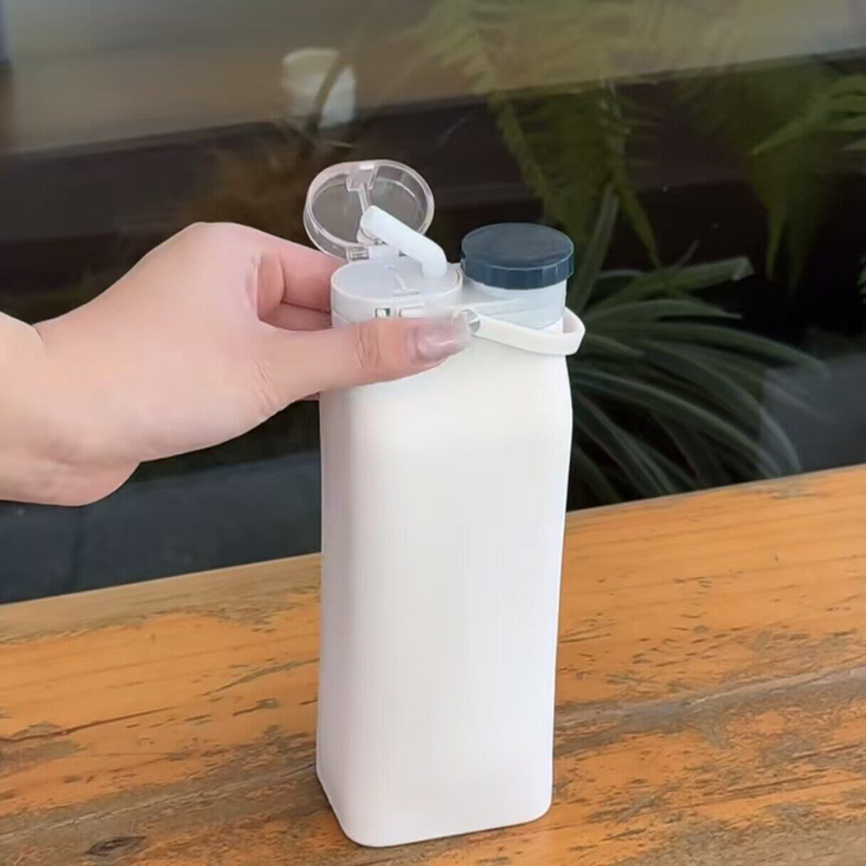 硅胶折叠水杯户外运动大容量简约便携式食品级旅行防摔杯子牛奶瓶