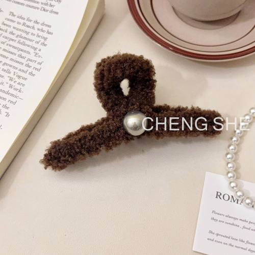 秋冬毛绒大号抓夹女2025新款后脑勺鲨鱼夹感发夹夹子头饰发卡