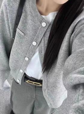 小众灰色内搭针织衫毛衣女秋季设计感慵懒风长袖上衣短款开衫外套