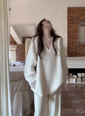 慵懒风白色v领套头毛衣女秋冬2025新款宽松显瘦针织衫上衣高级感