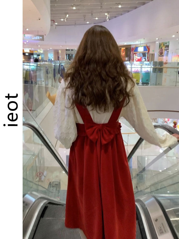 秋冬新款复古方领新年红背带裙法式少女收腰显瘦两件套装连衣裙女