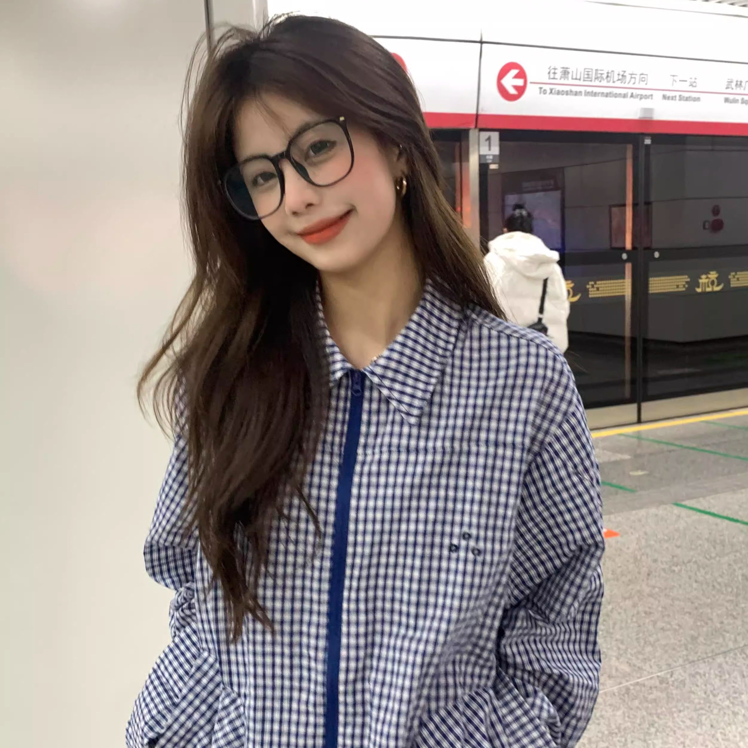 蓝色格子衬衫薄外套女款秋季新款休闲 高级感小众潮牌情侣翻领夹