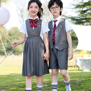 六一中小学生合唱团表演服
