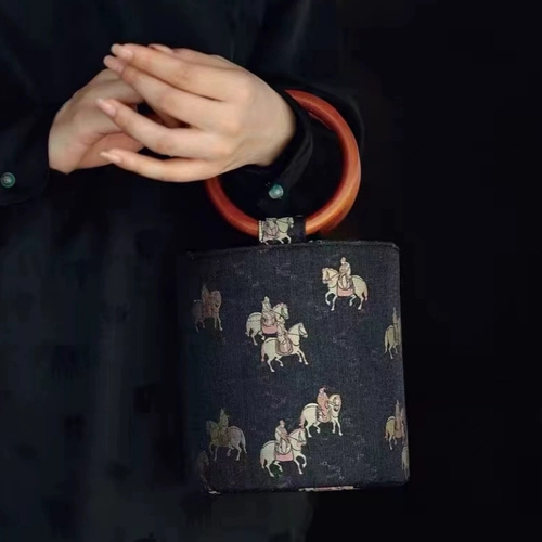 2024 Новая кольцо в дятере песня Джин Тан Мату Ретро Фортуна Сумка Сумка Барбар Цилиндр Сумка осень и зимний китайский национальный стиль