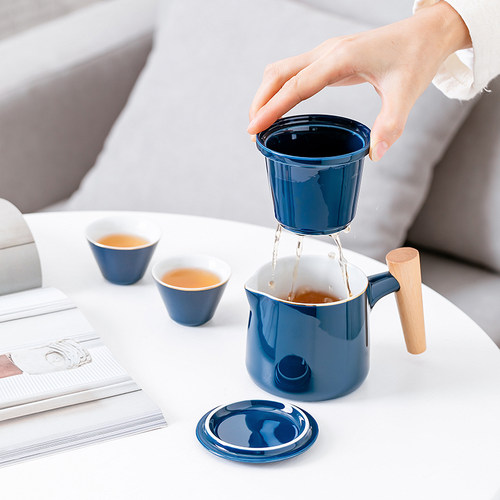 一壶两杯，收纳简单，小饮一杯茶的时光。