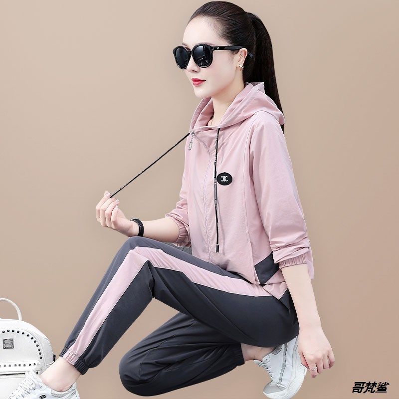 运动套装女秋款2021新款宽松百搭洋气连帽速干防晒中年休闲两件套