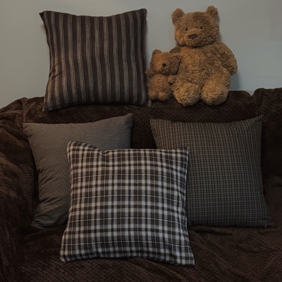 小岛之森原创小熊格纹格子抱枕森系森女床上沙发抱枕复古棕色咖啡