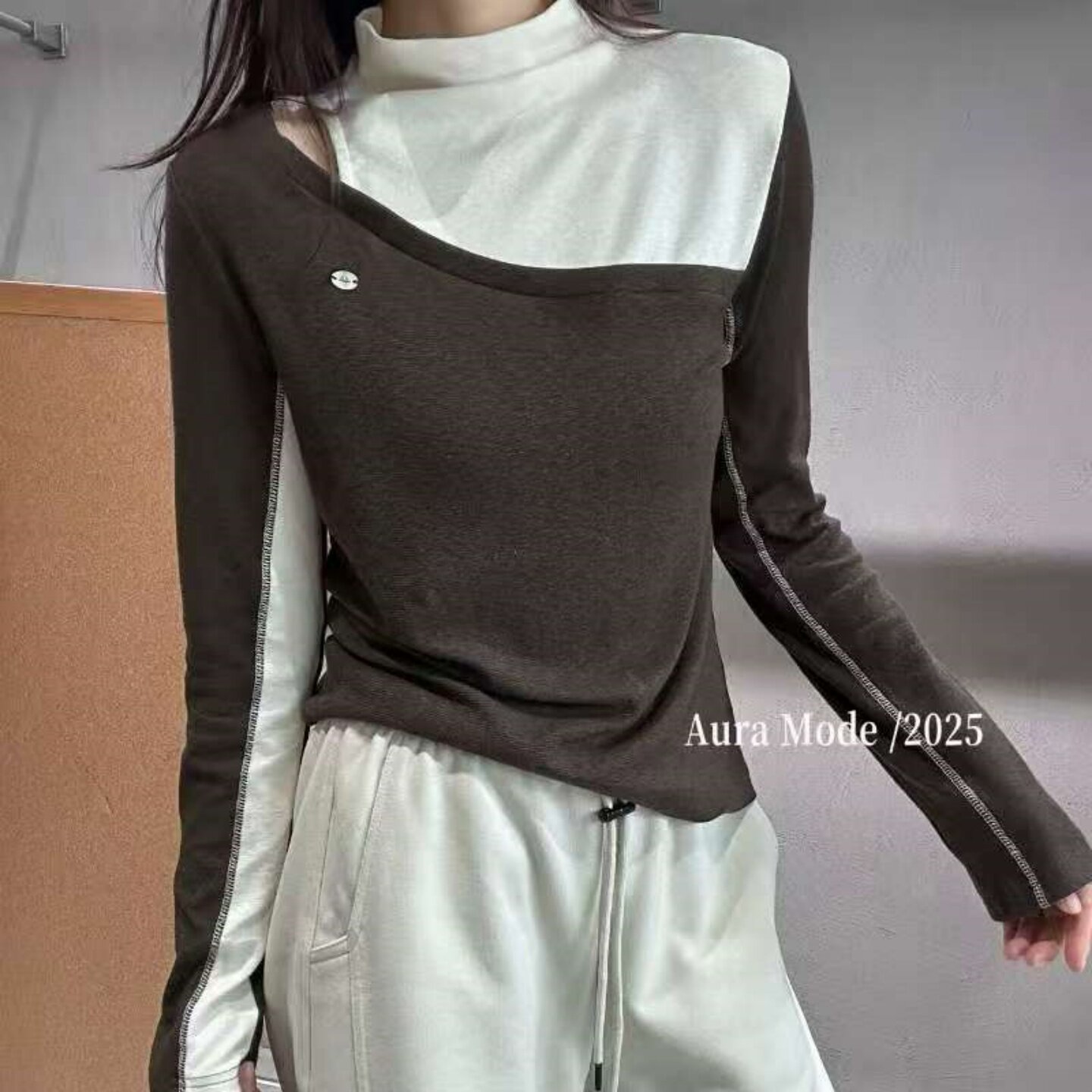 Aura mode秋冬新款设计感不对称拼接长袖T恤女修身显瘦上衣1102