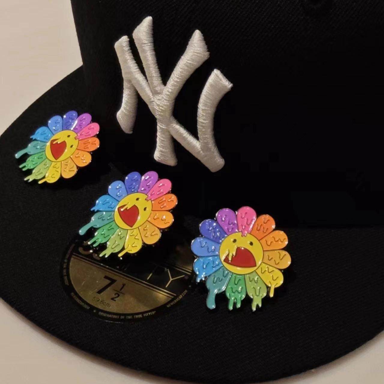 恶搞村上隆融化太阳花 徽章 Hat Pin