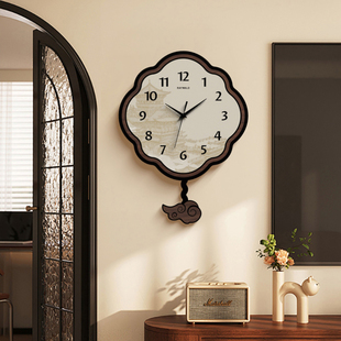 中古风客厅挂钟摇摆复古钟表现代简约大气轻奢高级挂墙时钟免打孔