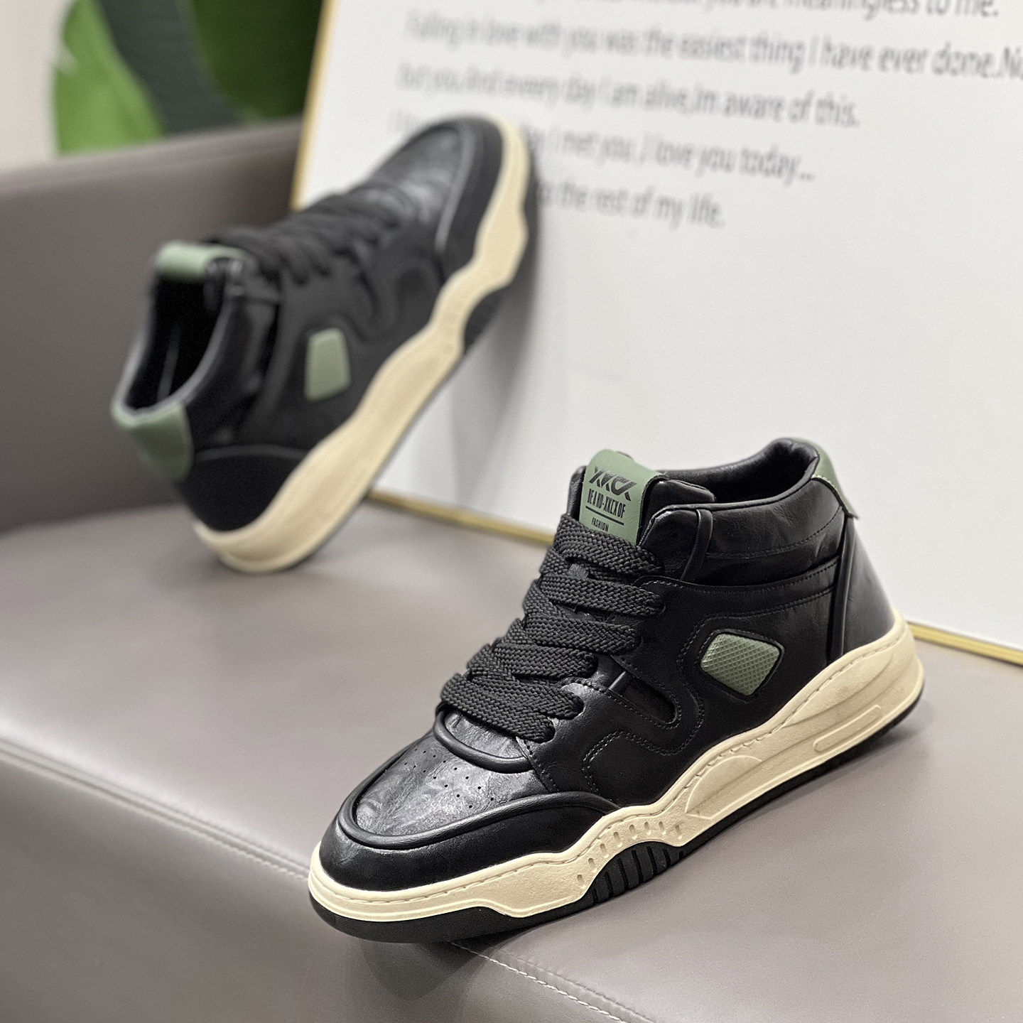 韩版爆款男鞋2026年冬季新款黑色皮面加绒板鞋防滑耐磨保暖老爹鞋,户外/登山/野营/旅行用品,户外休闲鞋,淘宝优惠券,粉丝福利购,淘宝优惠卷