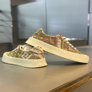 潮牌男鞋夏季爆款低帮国潮花纹刺绣板鞋厚底增高百搭韩系休闲鞋