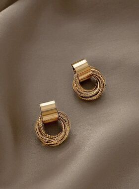 Retro Metallic Gold color Multiple Small Circle Pendant