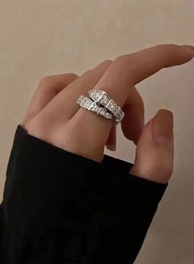 Luxury Sliver Color Crystal Snake Shape Ring for Women Girl