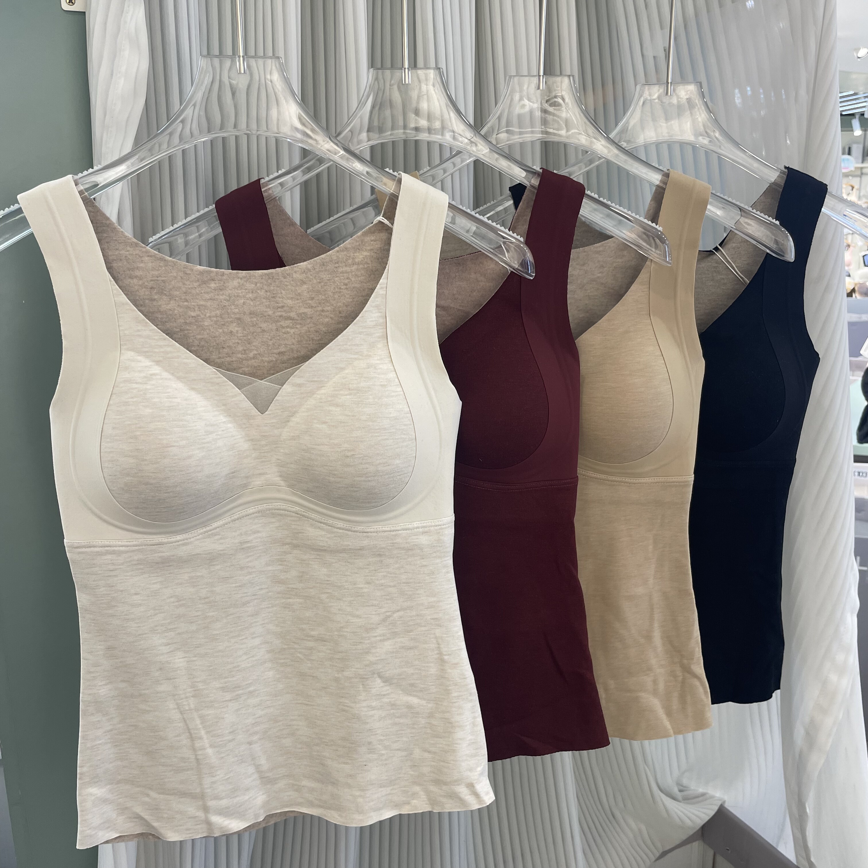 米娅林5230羊绒蚕丝自发热保暖背心女带胸垫聚拢提拉塑形打底上衣