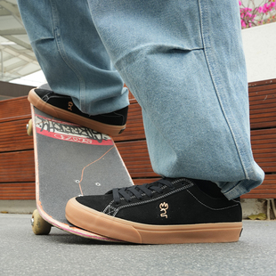 极路客经典款 北斗星黑色生胶男女款运动美式板鞋耐磨 专业滑板鞋