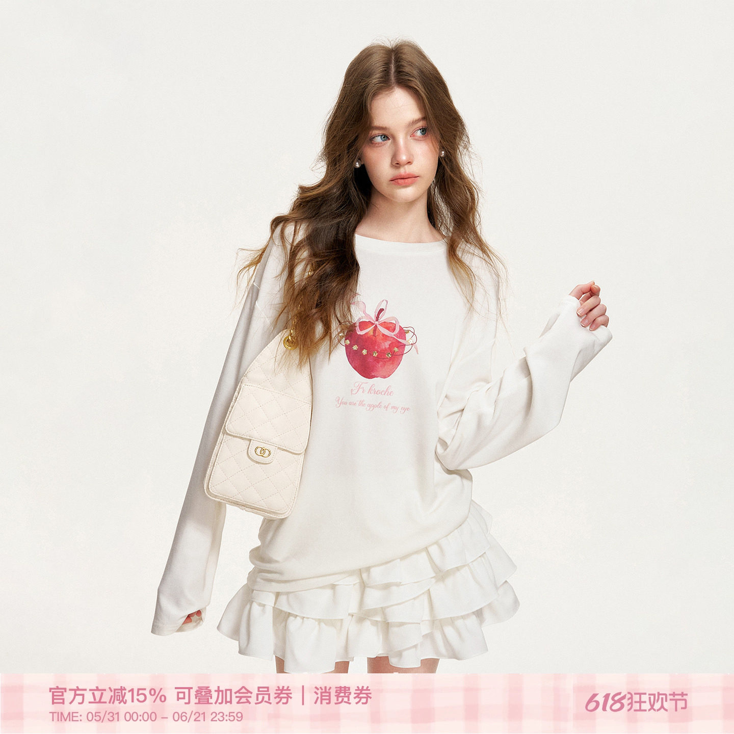 孙怡同款 Kroche 26ss 原创苹果蝴蝶结图案 手工五瓣花亮片T恤