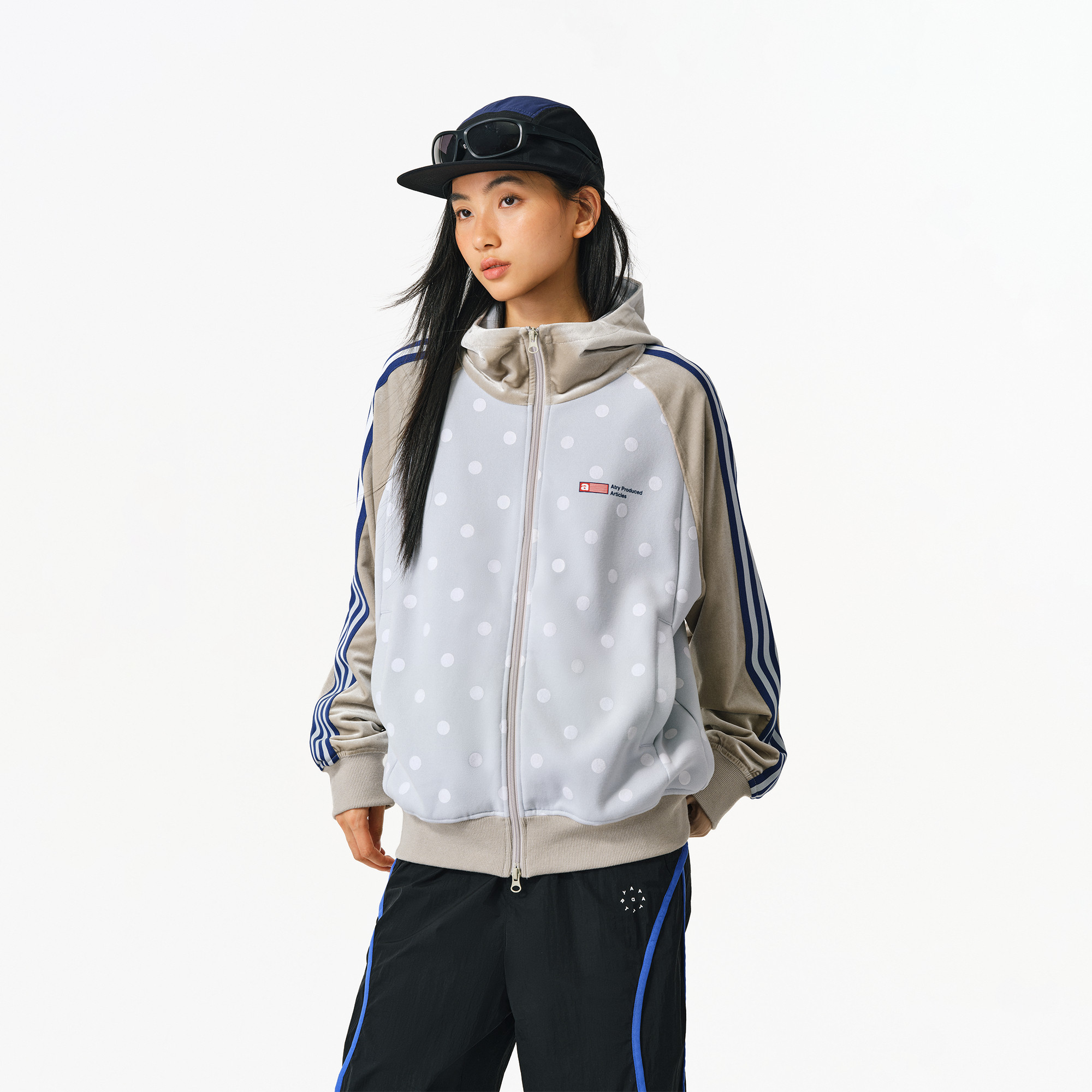 ATRY复古丝绒波点撞色连帽卫衣男