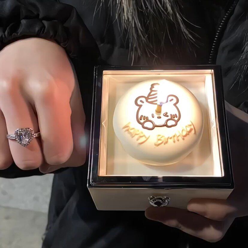 小熊蛋糕戒指盒创意惊喜旋转玫瑰花首饰盒礼盒暗恋情人节表白神器