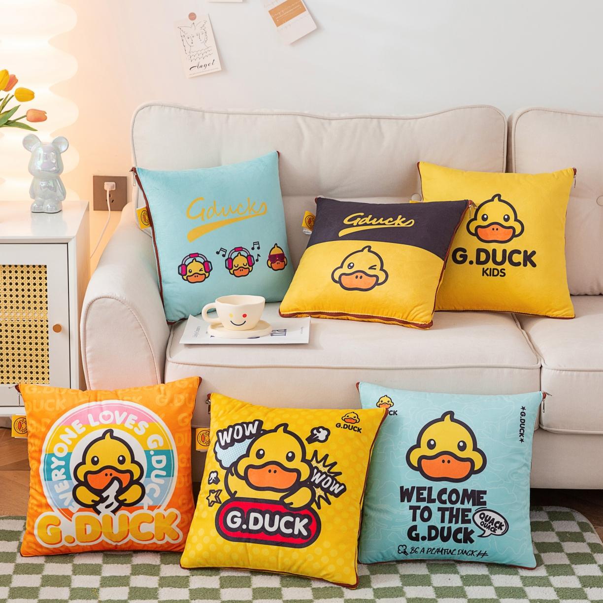 小黄鸭汽车用抱枕被子两用冬天加厚毯子午睡办公室二合一靠枕靠垫