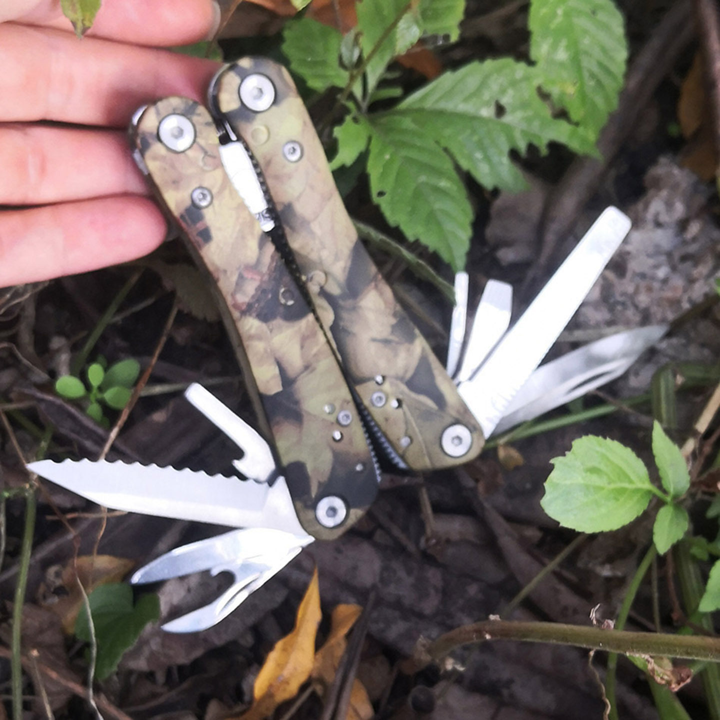 瑞士军刀多功能折叠刀便携式