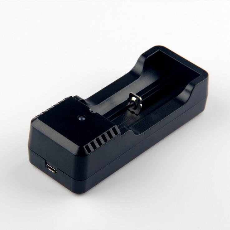 强光手电充电器 USB充电器 21700 18650 26650 16340 14500单充