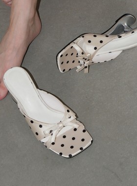 JW stylish 复古缎面波点异形跟拖鞋女 小众黑白中跟方头凉鞋子