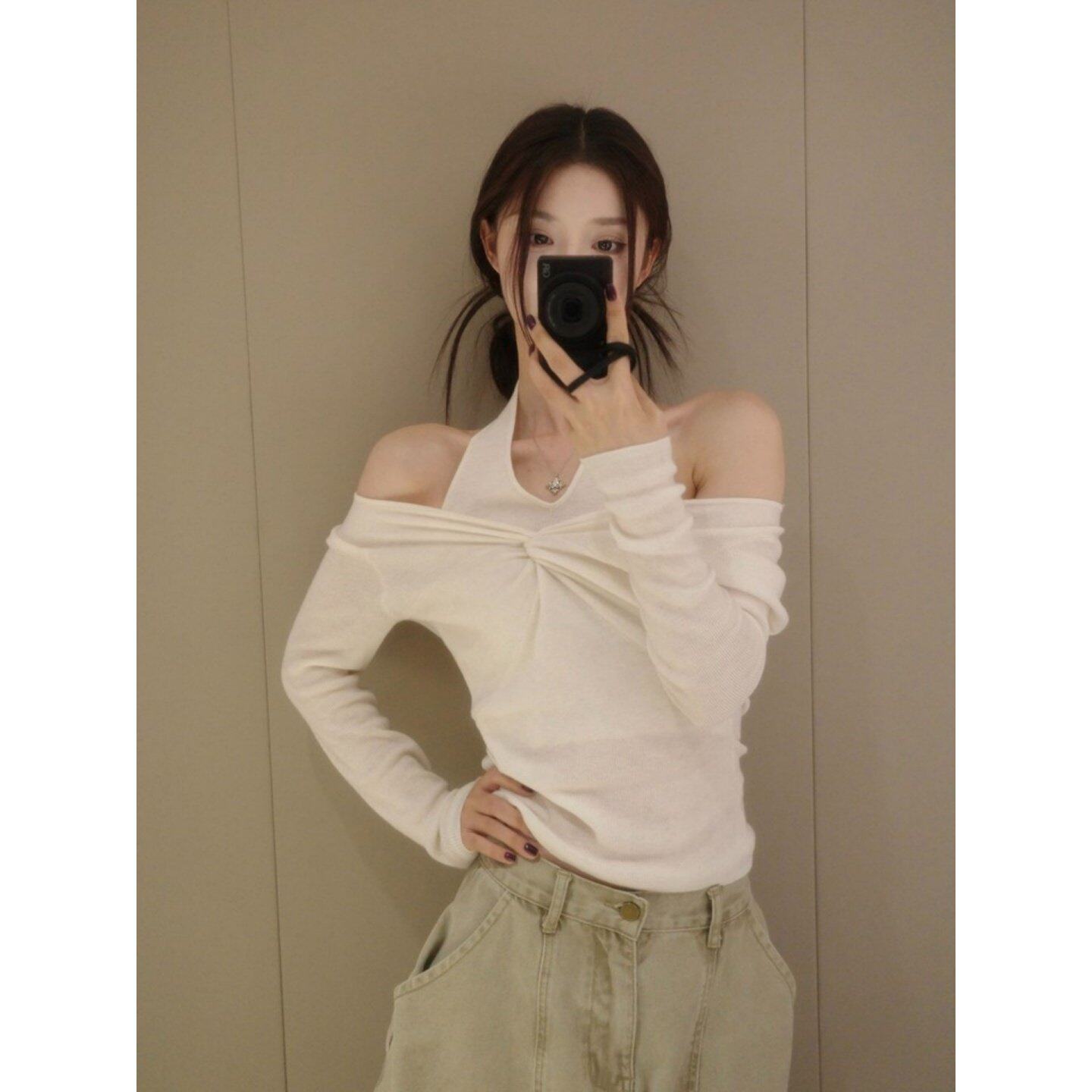 白色假两件挂脖长袖针织打底衫女早春季毛衣内搭修身纯欲露肩上衣