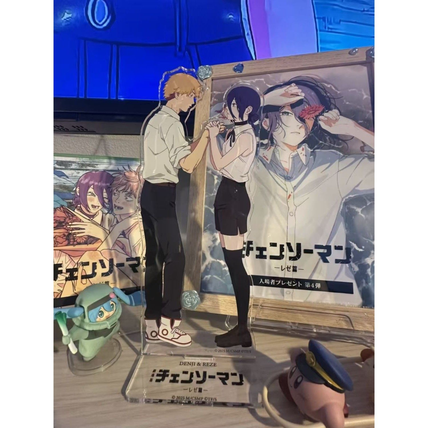 日版电锯人剧场版蕾塞电次牵手表白烟花双人立牌桌面摆件装饰礼物,模玩/动漫/周边/娃圈三坑/桌游,动漫徽章/立牌,淘宝优惠券,粉丝福利购,淘宝优惠卷