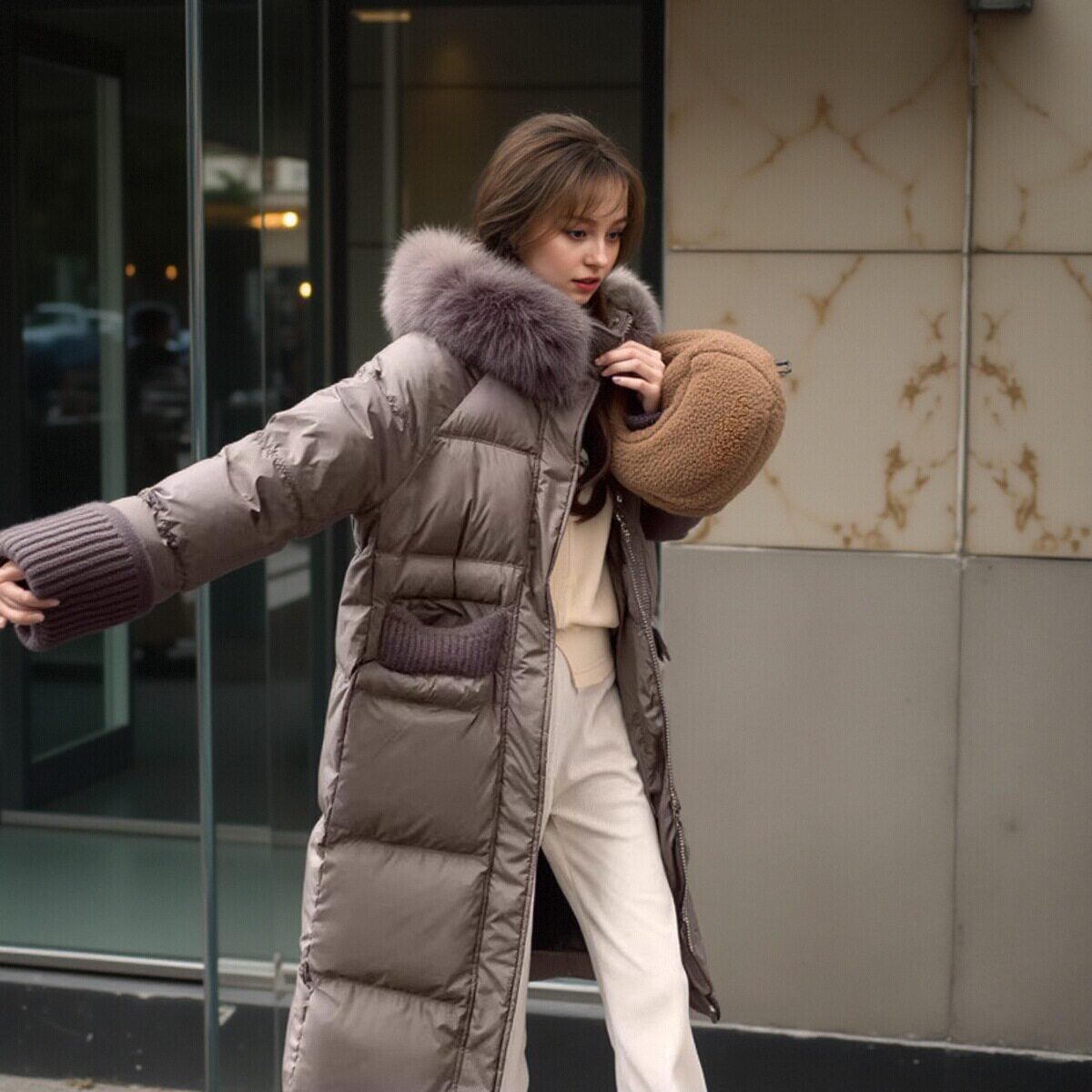 新国标90白鸭绒狐狸毛领羽绒服