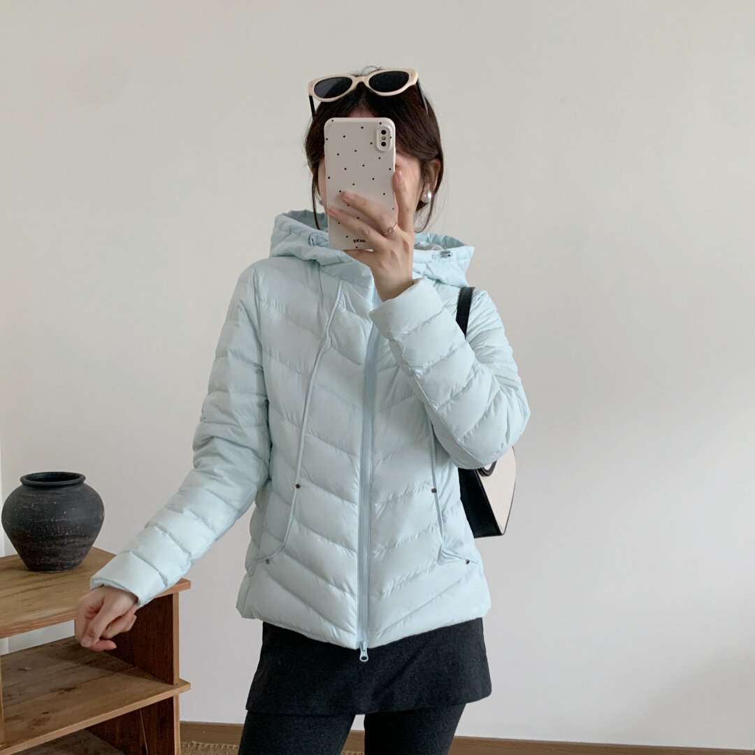 女轻薄短款连帽90白鸭绒羽绒服