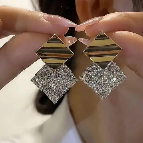 New Fashion Trend Unique Design Geometric Light Zirconia