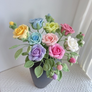 成品钩织花苞小蔷薇玫瑰花束 毛线编织玫瑰花家居装饰跨境仿真花