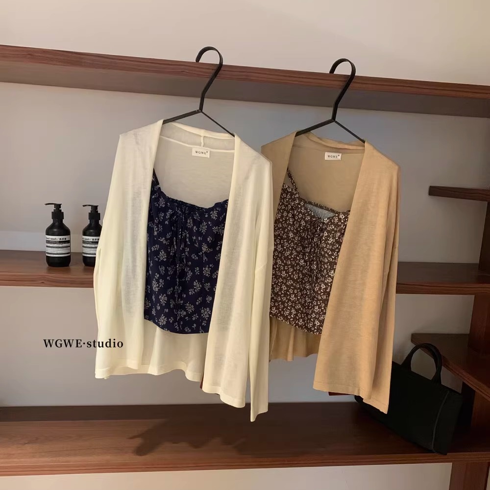 碎花吊带背心+纯欲针织衫两件套