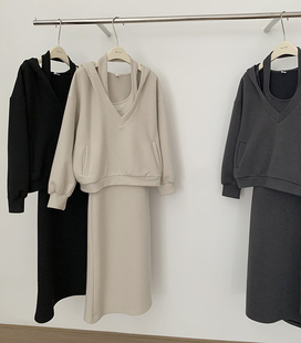 早秋穿搭一整套高级感连帽卫衣女减龄性感针织挂脖连衣裙两件套装