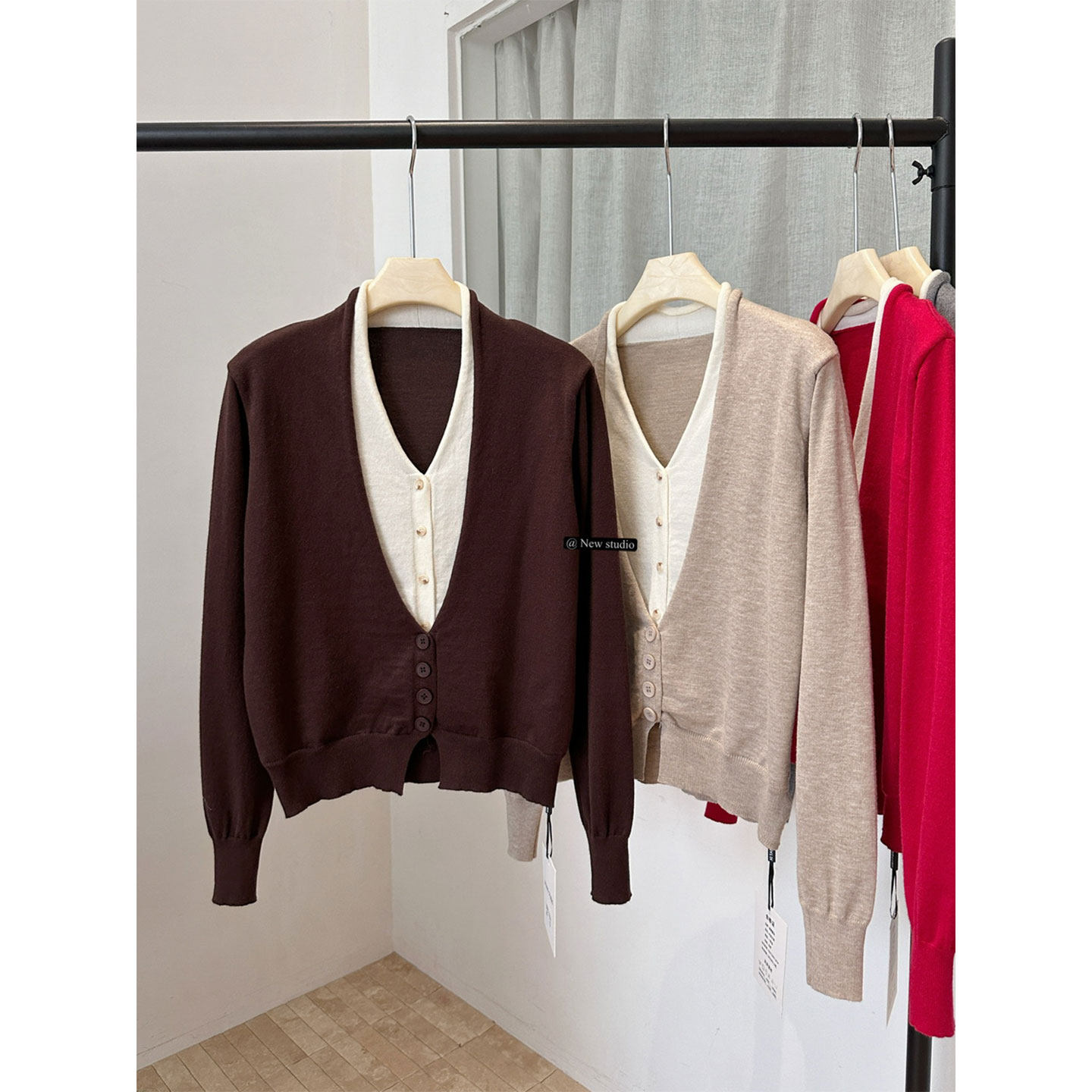 老钱风V领假两件针织开衫女春季慵懒设计感宽松气质毛衣外套上衣,女装/女士精品,毛针织衫,淘宝优惠券,粉丝福利购,淘宝优惠卷