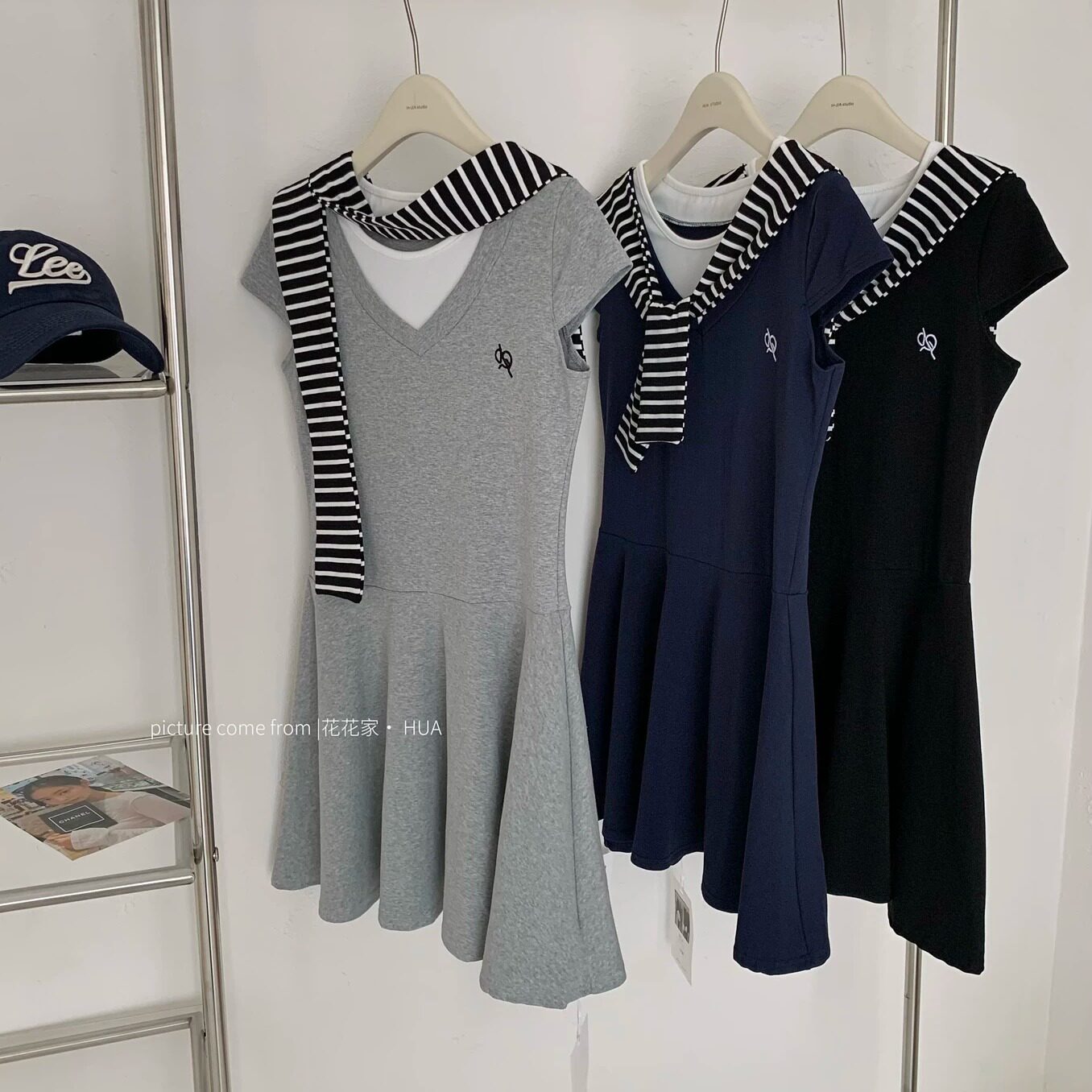 学院风条纹披肩连衣裙小个子夏季独特漂亮收腰A字大裙摆百褶短裙