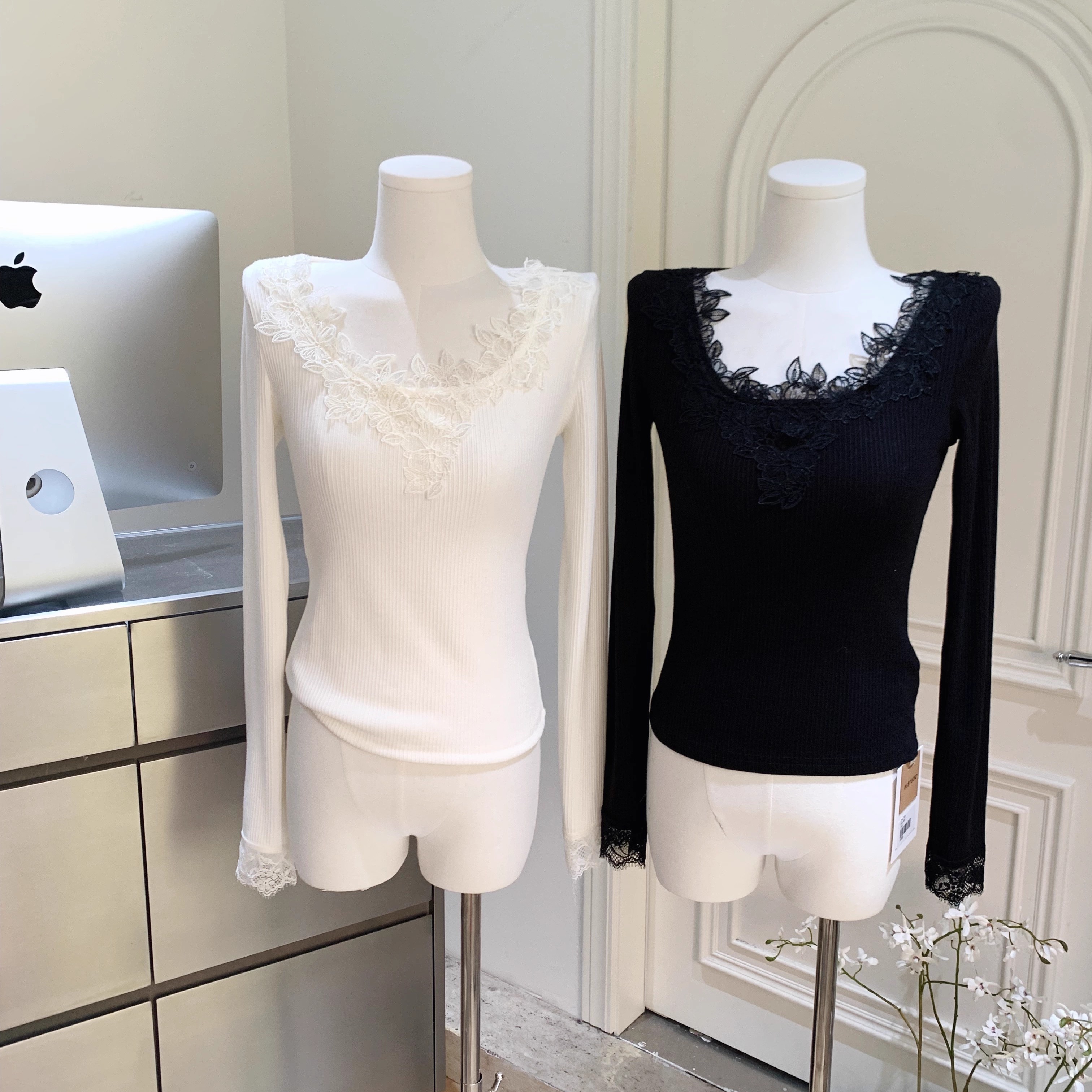 白色长袖花朵针织打底衫女秋冬