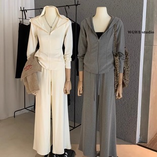 冬装 巨好看 一整套女 卫裤 休闲慵懒运动韩系暖绒连帽卫衣短外套